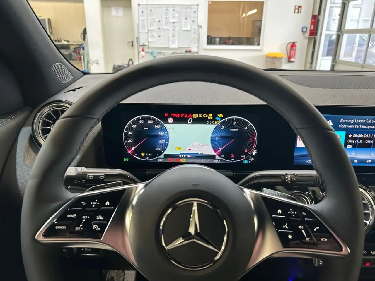 Mercedes-Benz GLA 200 7
