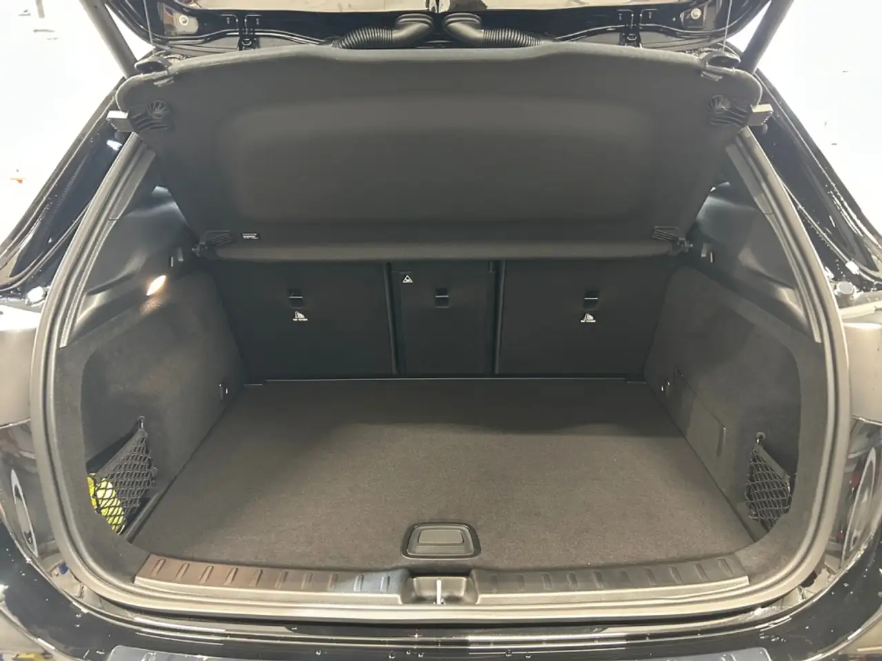 Mercedes-Benz GLA 200 14