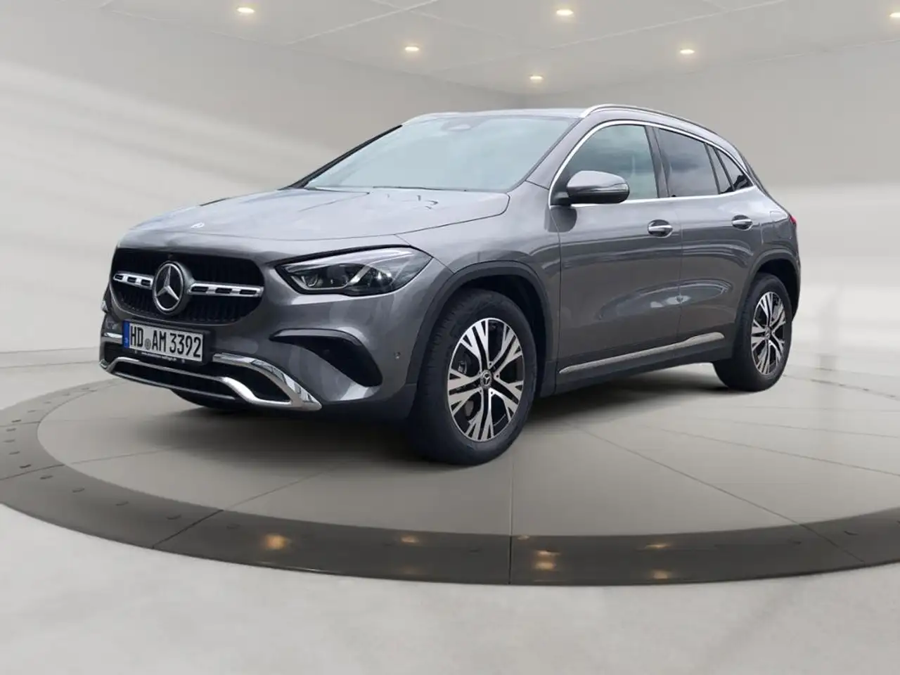 Mercedes-Benz GLA 200 2