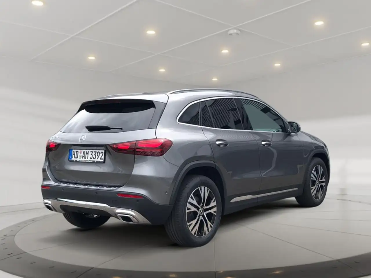 Mercedes-Benz GLA 200 3