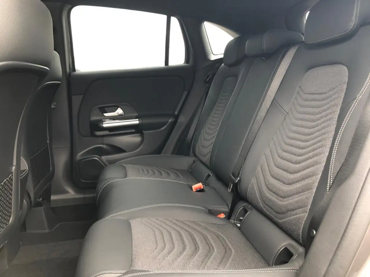 Mercedes-Benz GLA 200 10