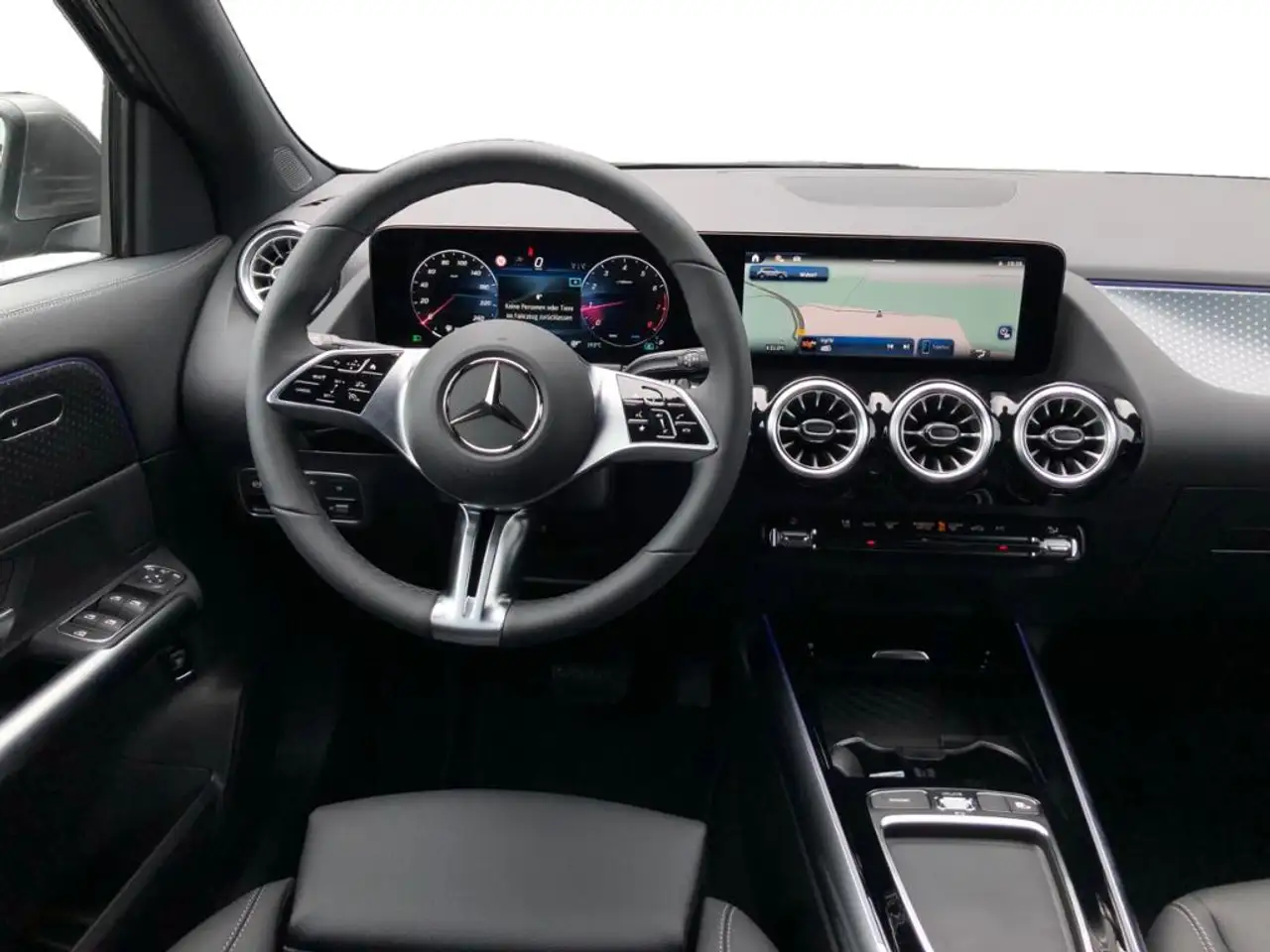 Mercedes-Benz GLA 200 11