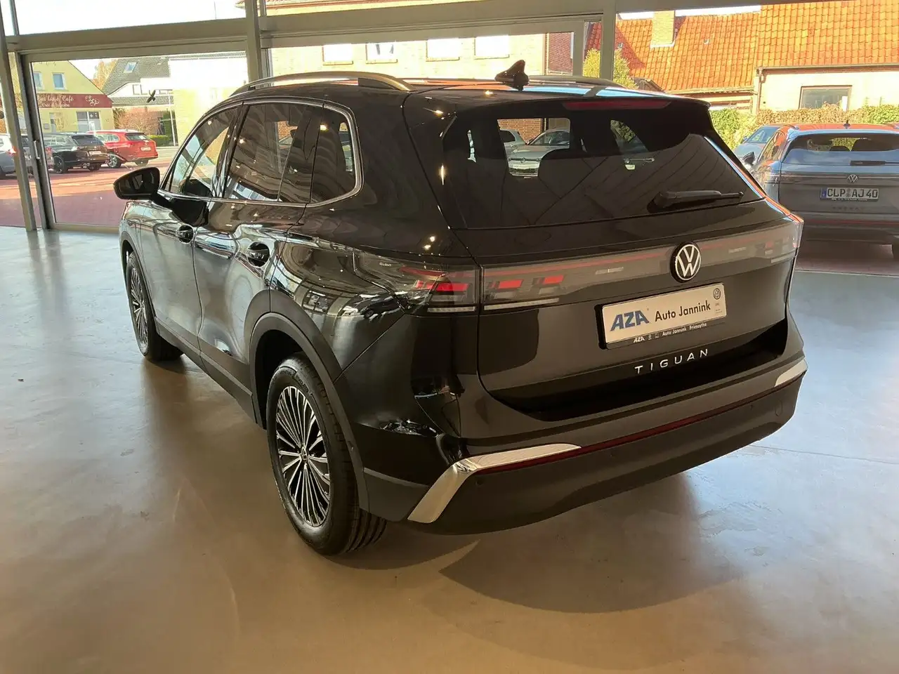 Volkswagen Tiguan 9