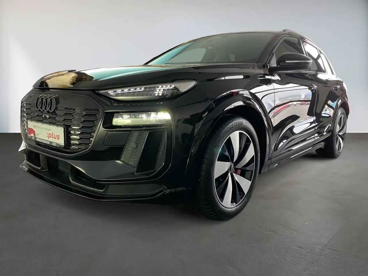 Audi Q6 2
