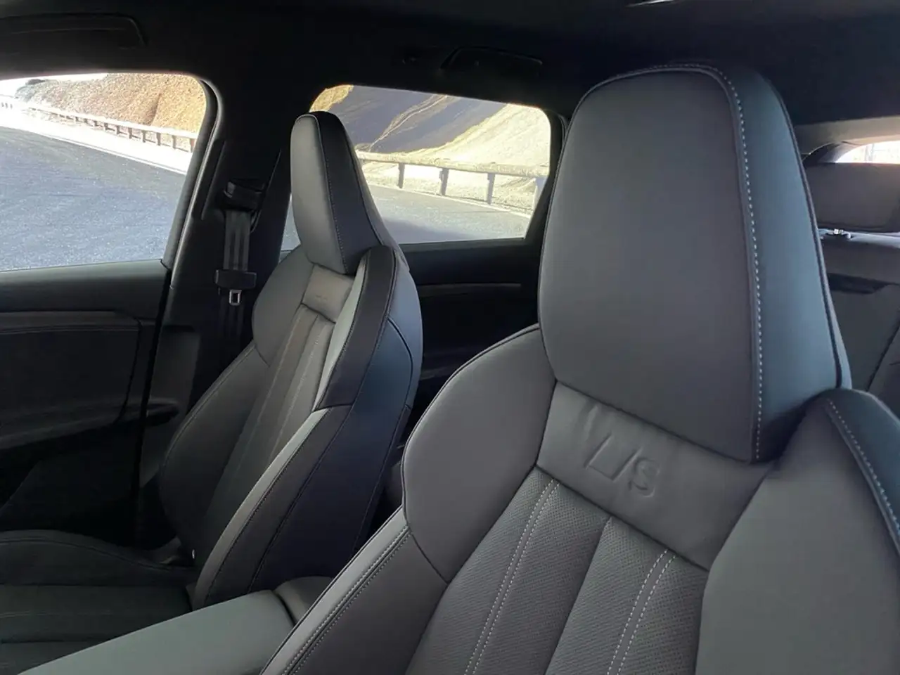 Audi Q6 6