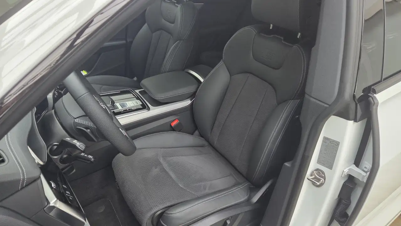 Audi Q8 50 14