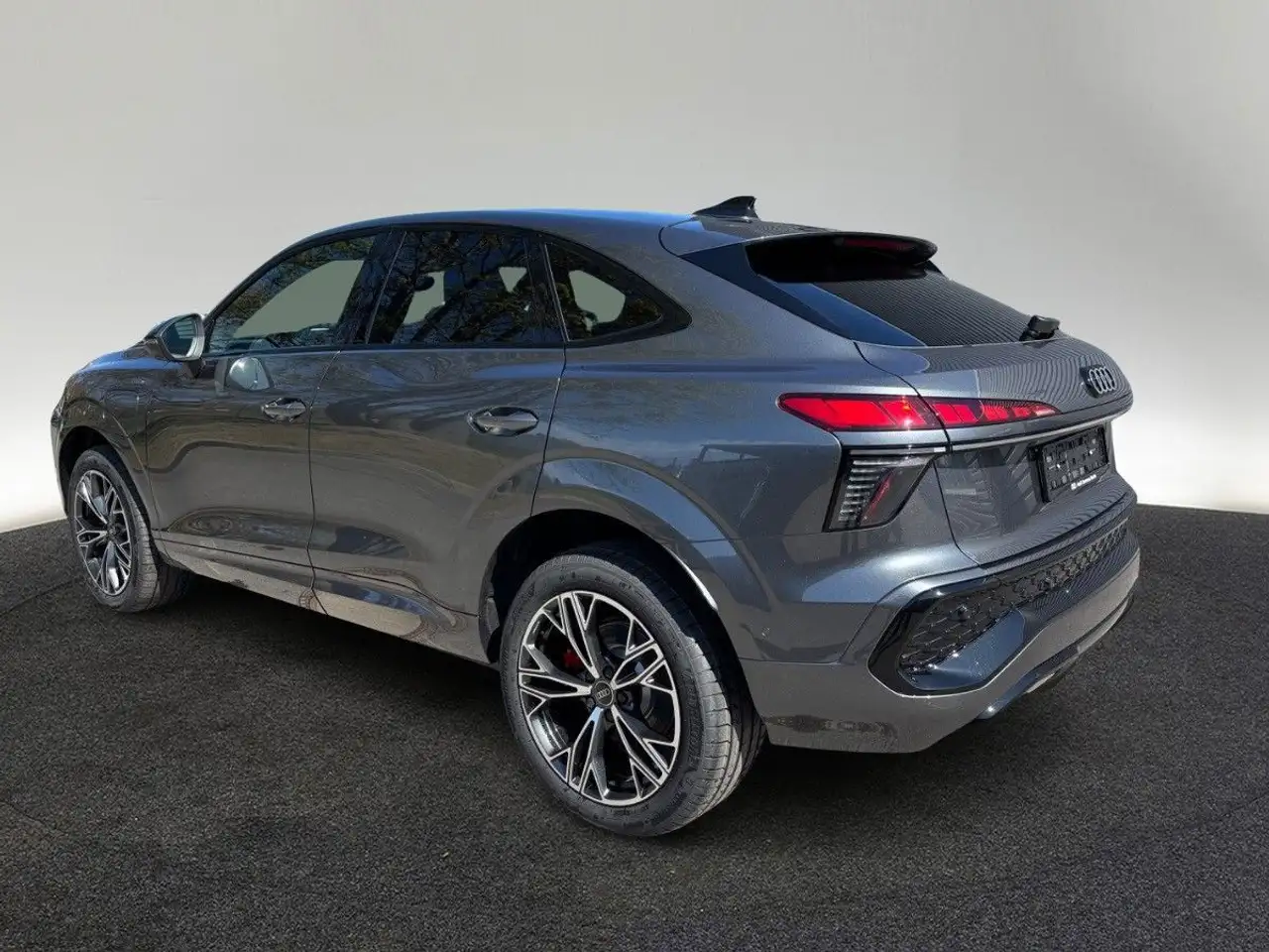 Audi Q3 8