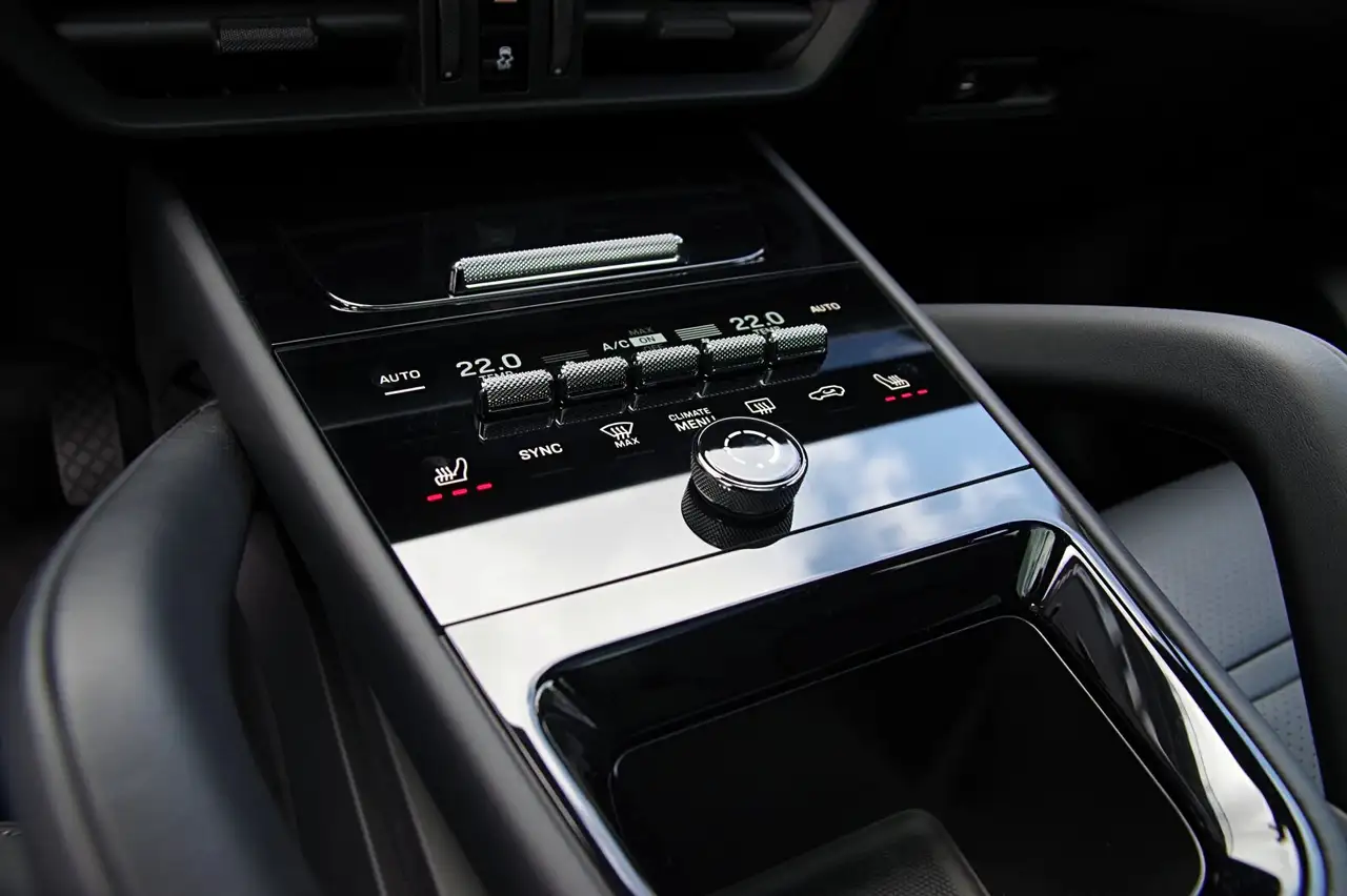 Porsche Cayenne 16