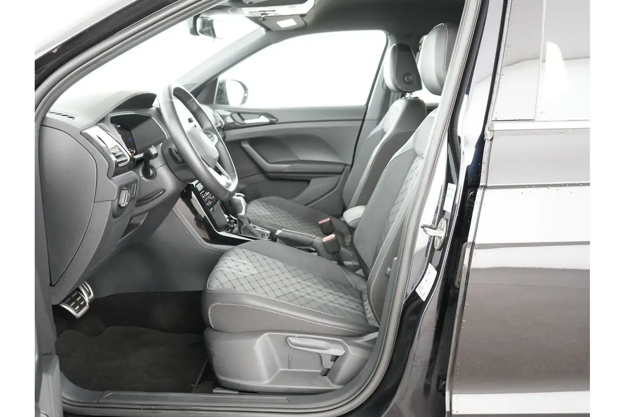 Volkswagen T-Cross 8