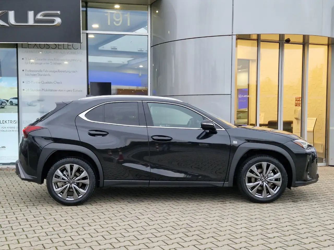 Lexus UX 2