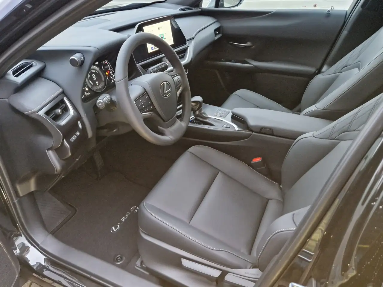 Lexus UX 5