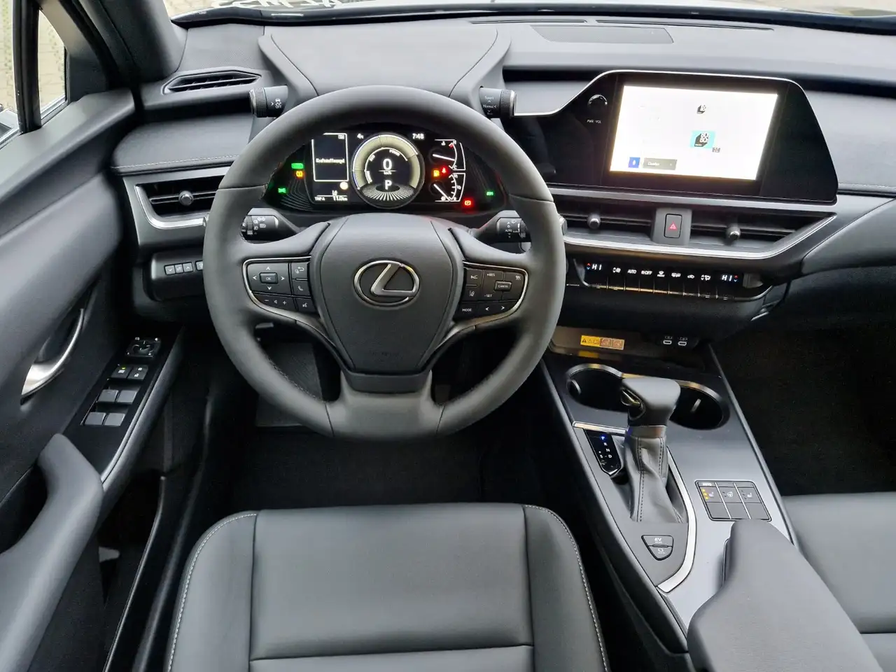 Lexus UX 6