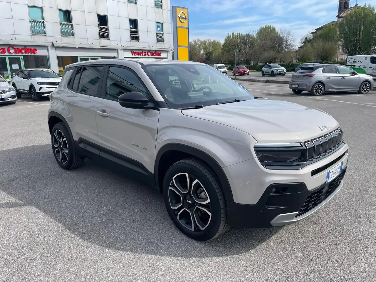 Jeep Avenger 6