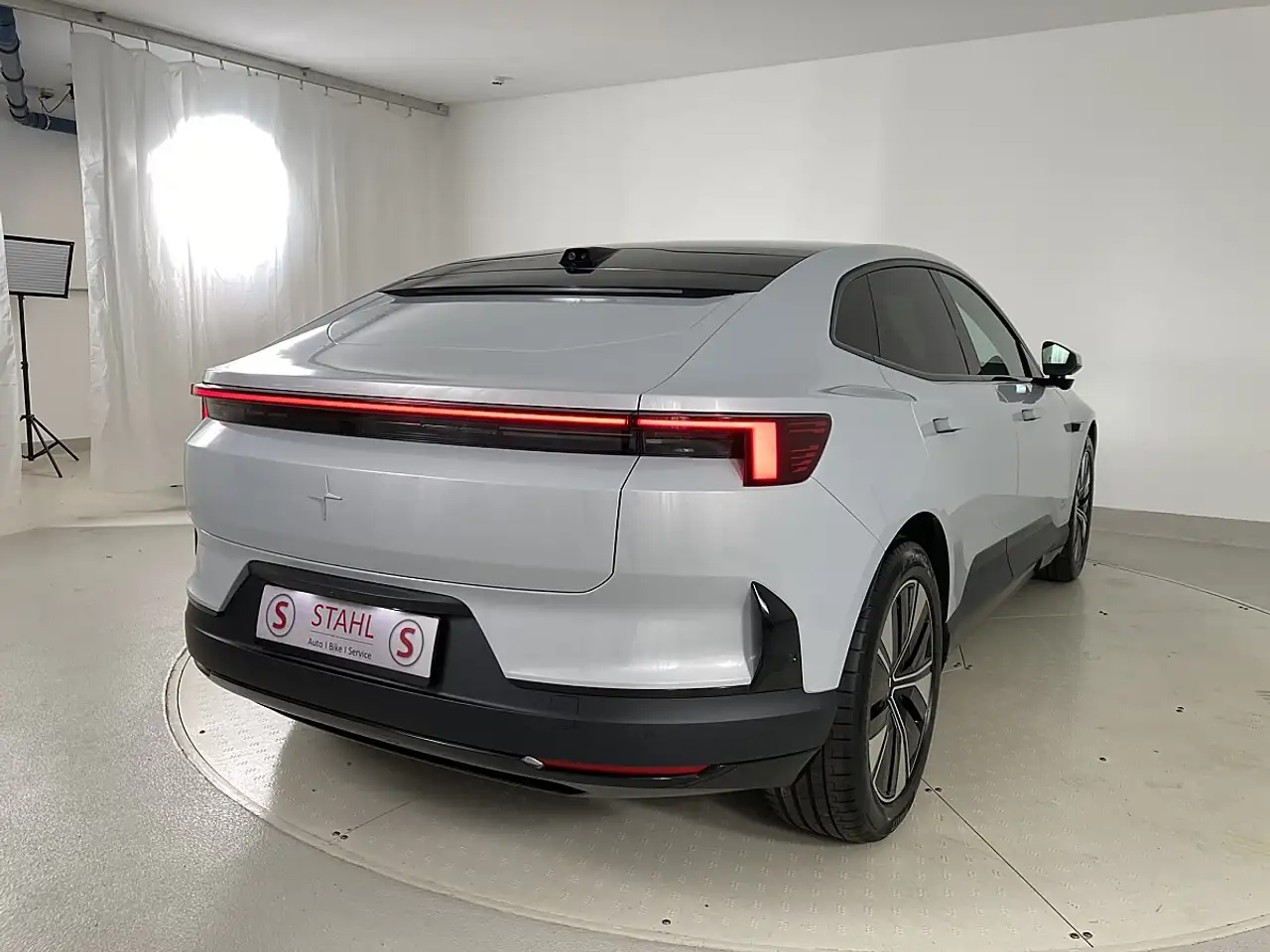 Polestar 4 2