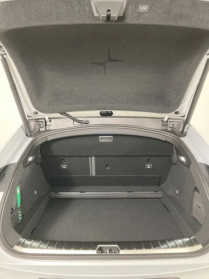 Polestar 4 10