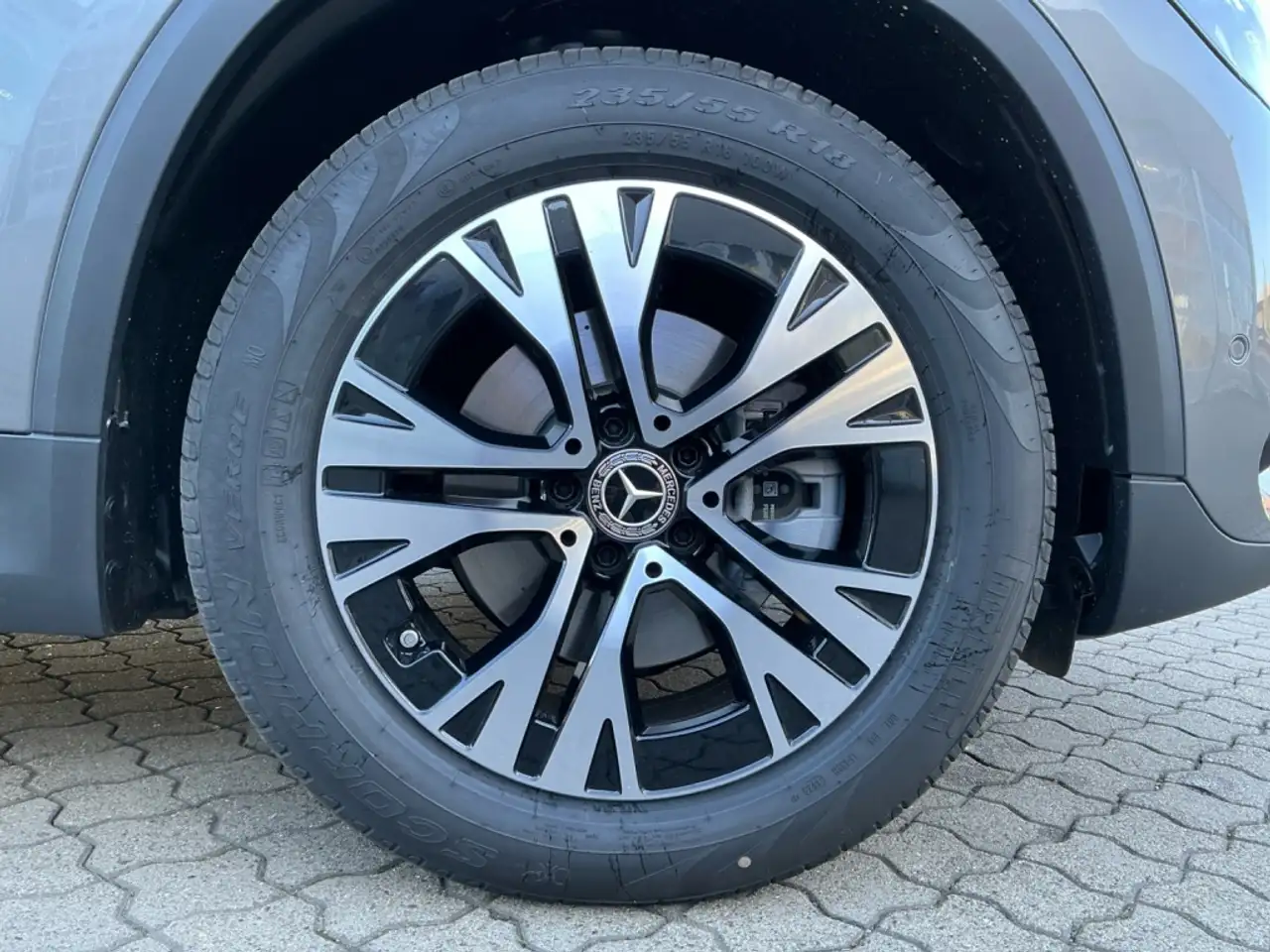 Mercedes-Benz GLA 200 5