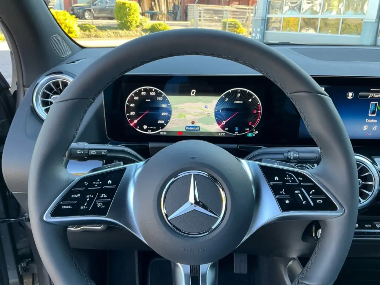 Mercedes-Benz GLA 200 7