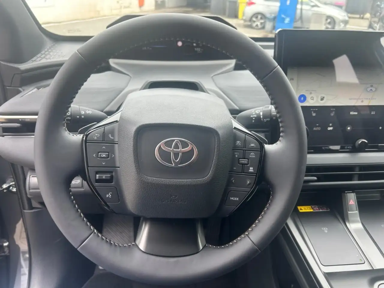 Toyota bZ4X 8