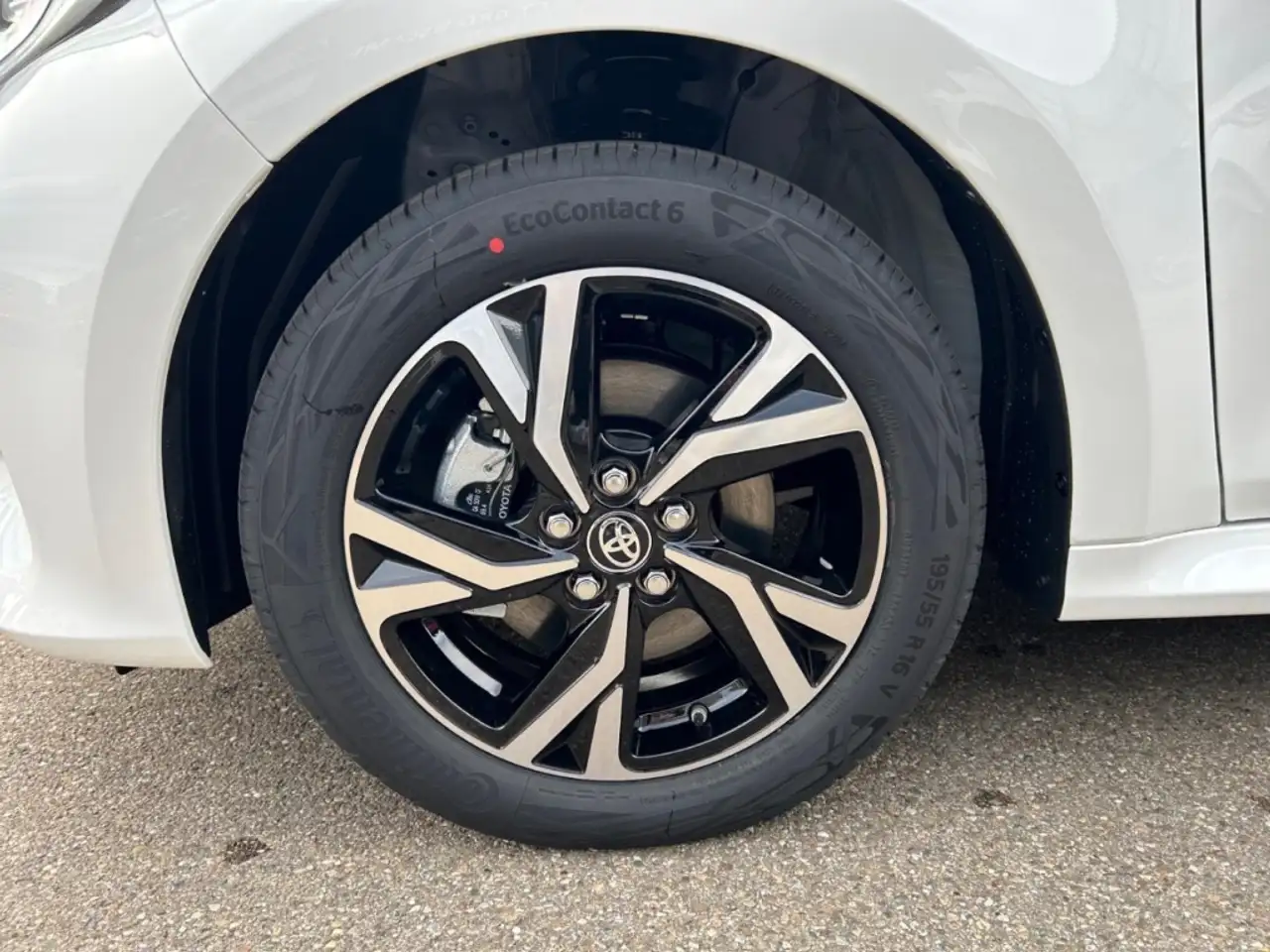 Toyota Yaris 8