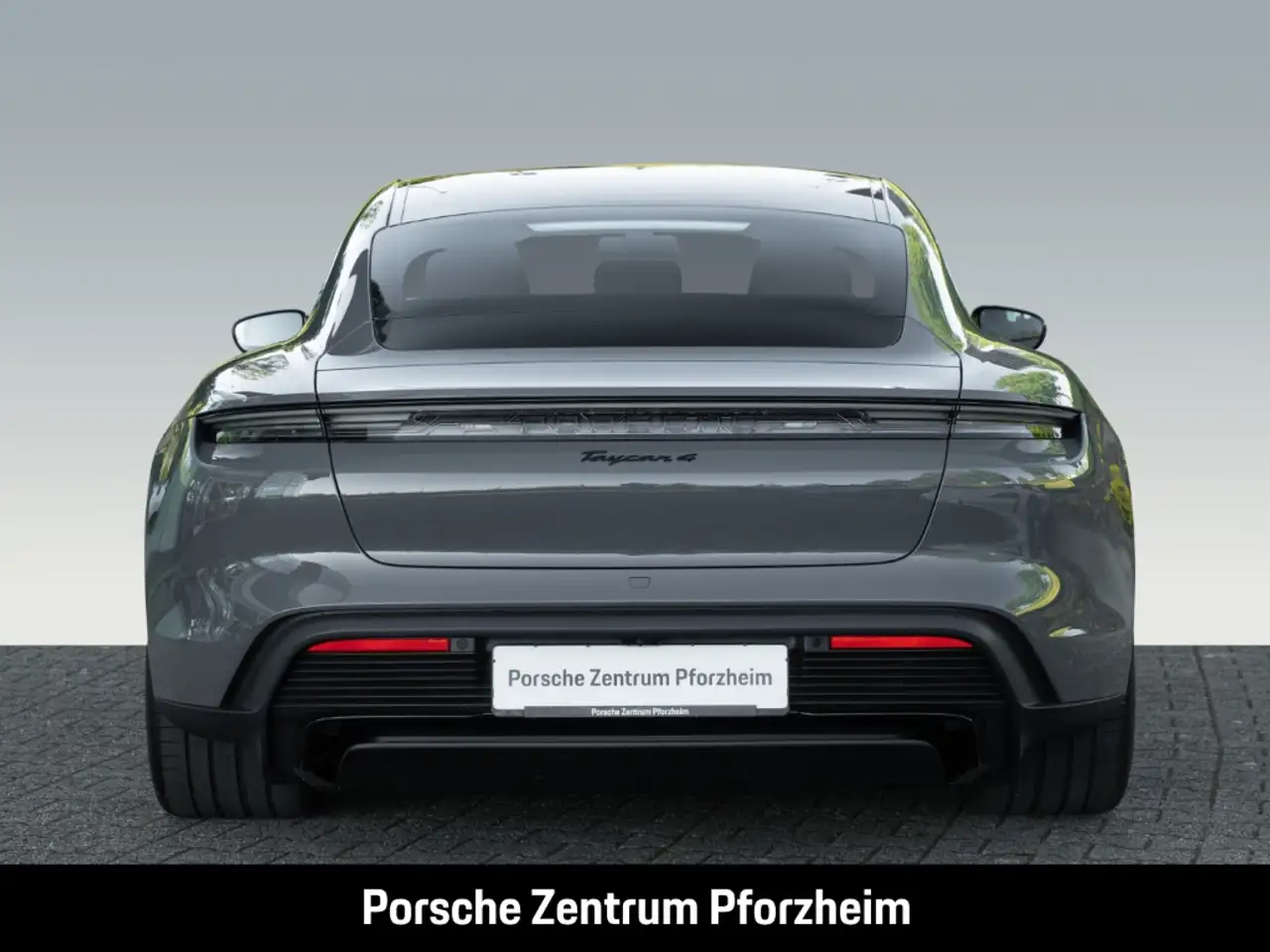 Porsche Taycan 4 10