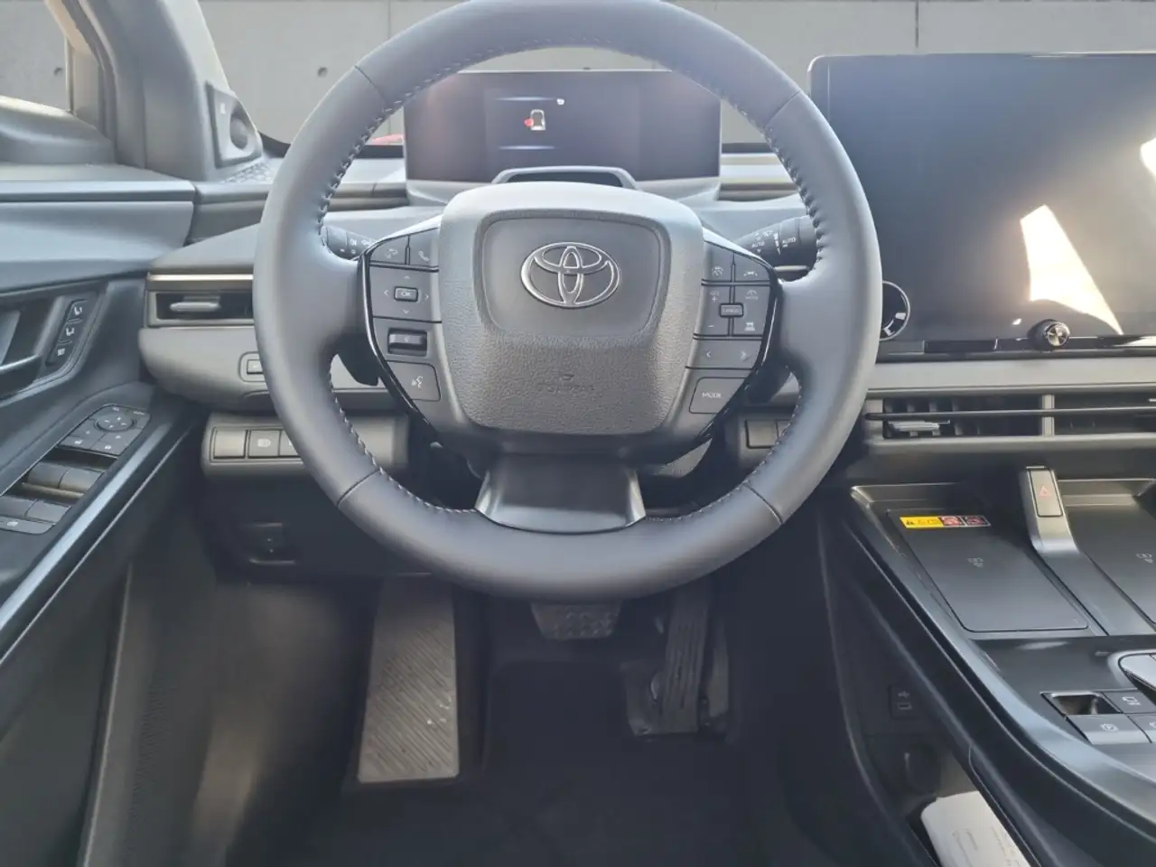 Toyota bZ4X 8