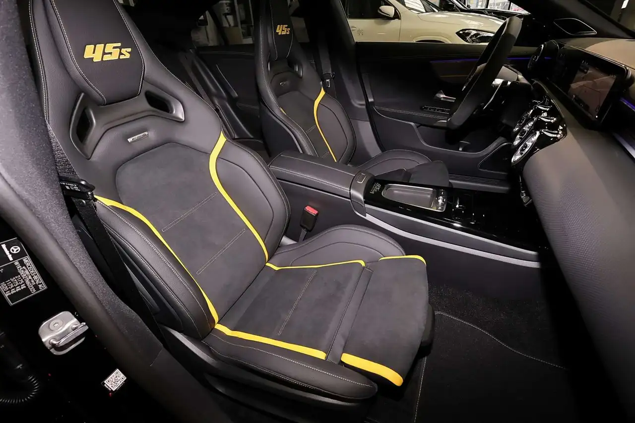 Mercedes-Benz CLA 45 8