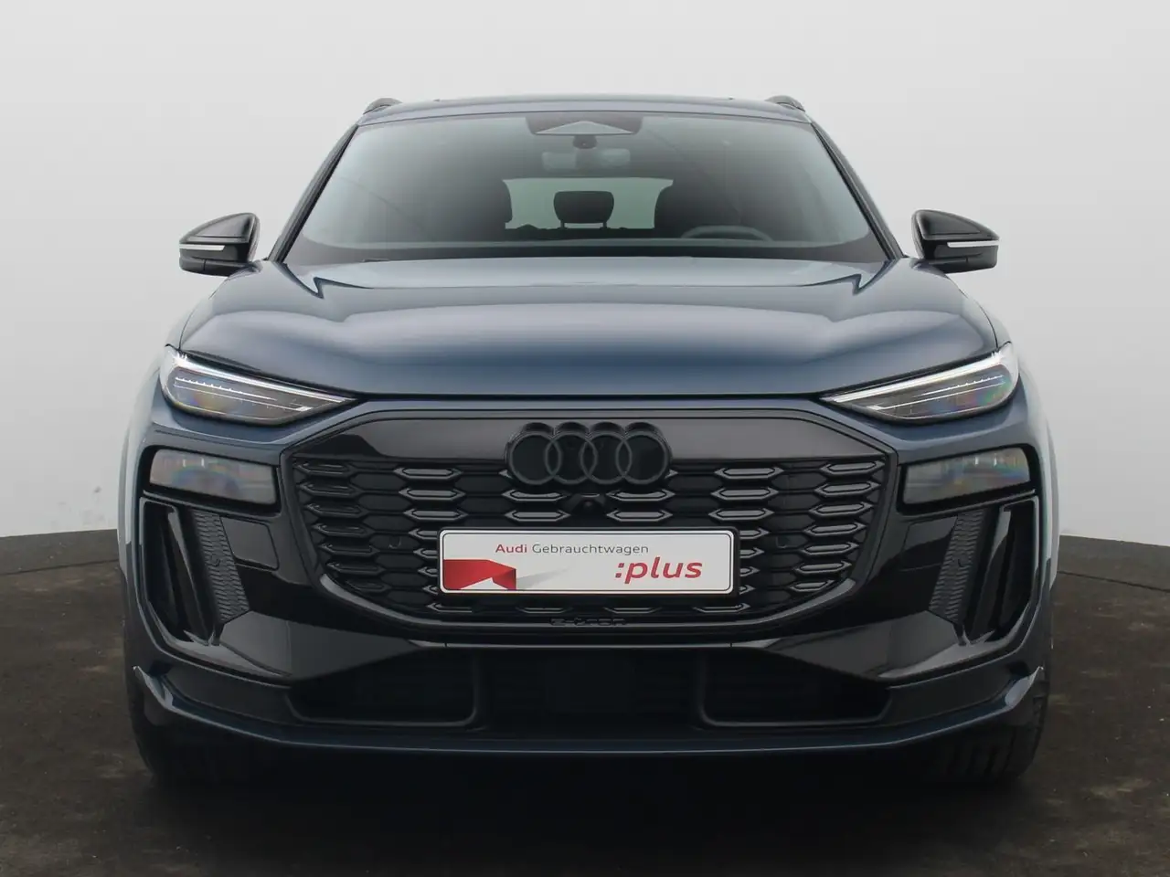 Audi Q6 3