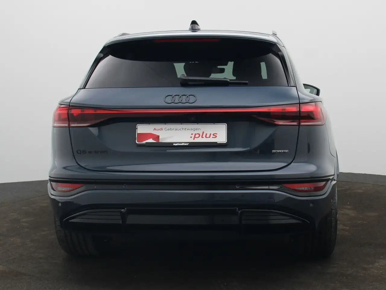 Audi Q6 6