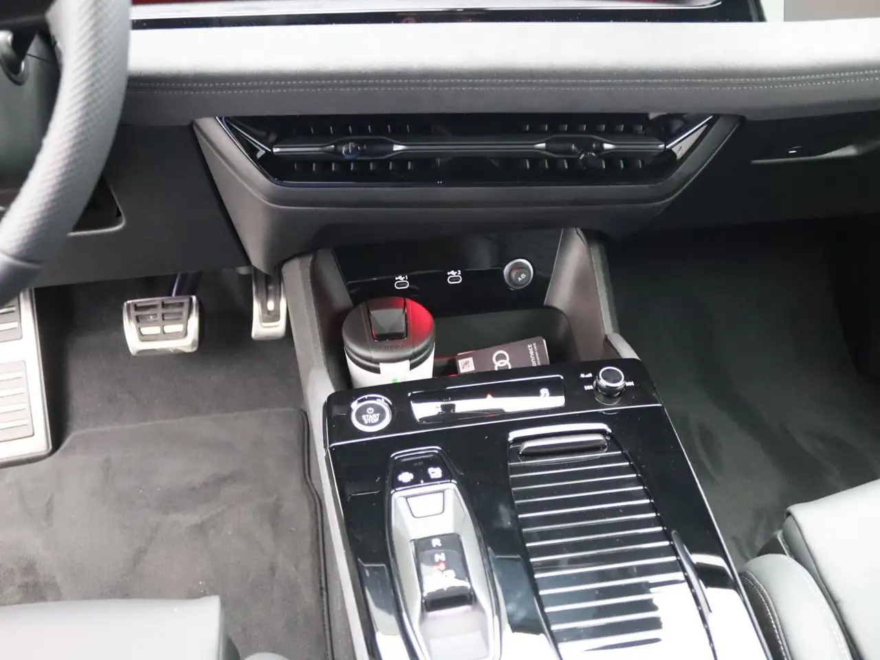 Audi Q6 14