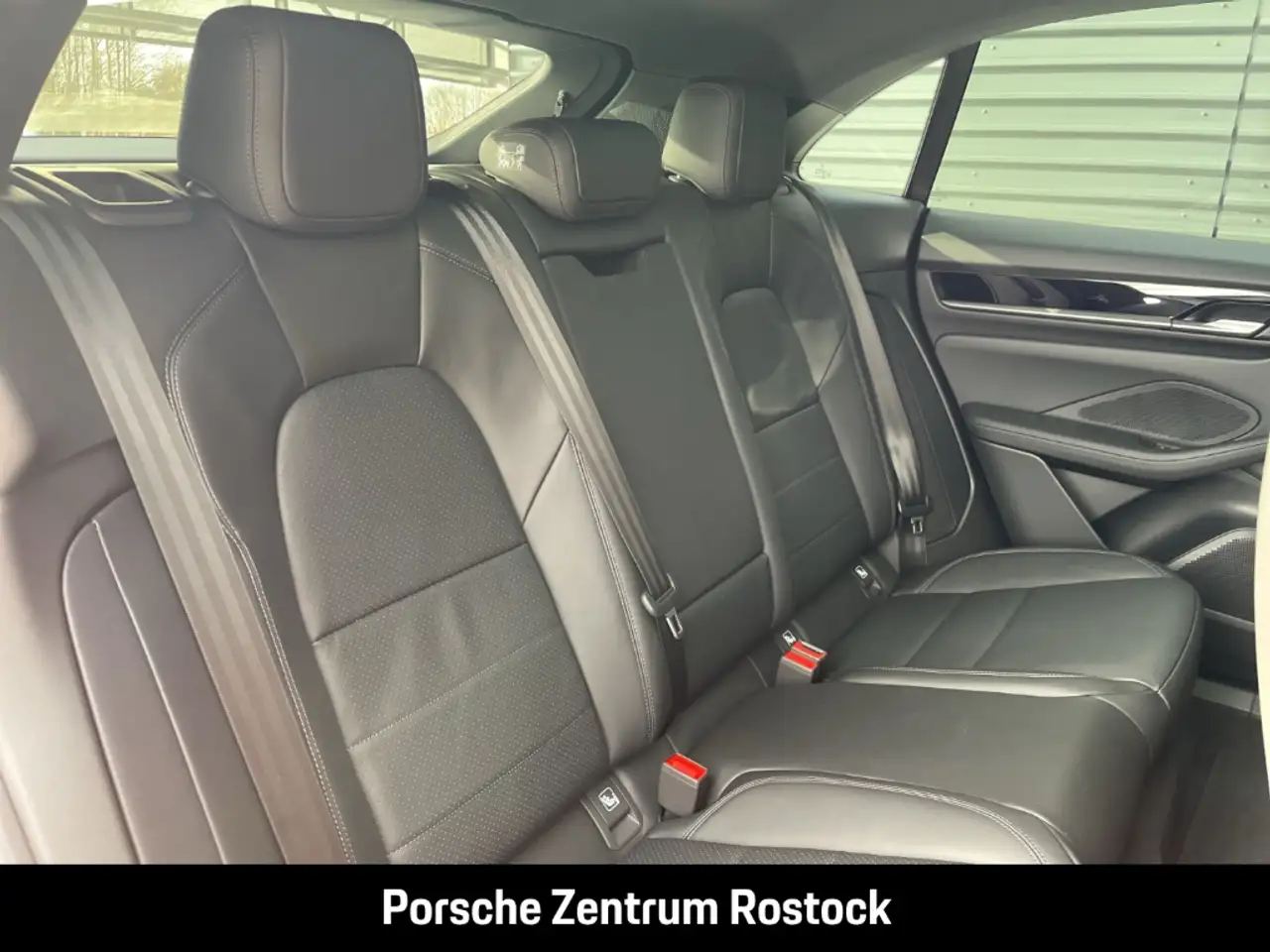 Porsche Macan 14