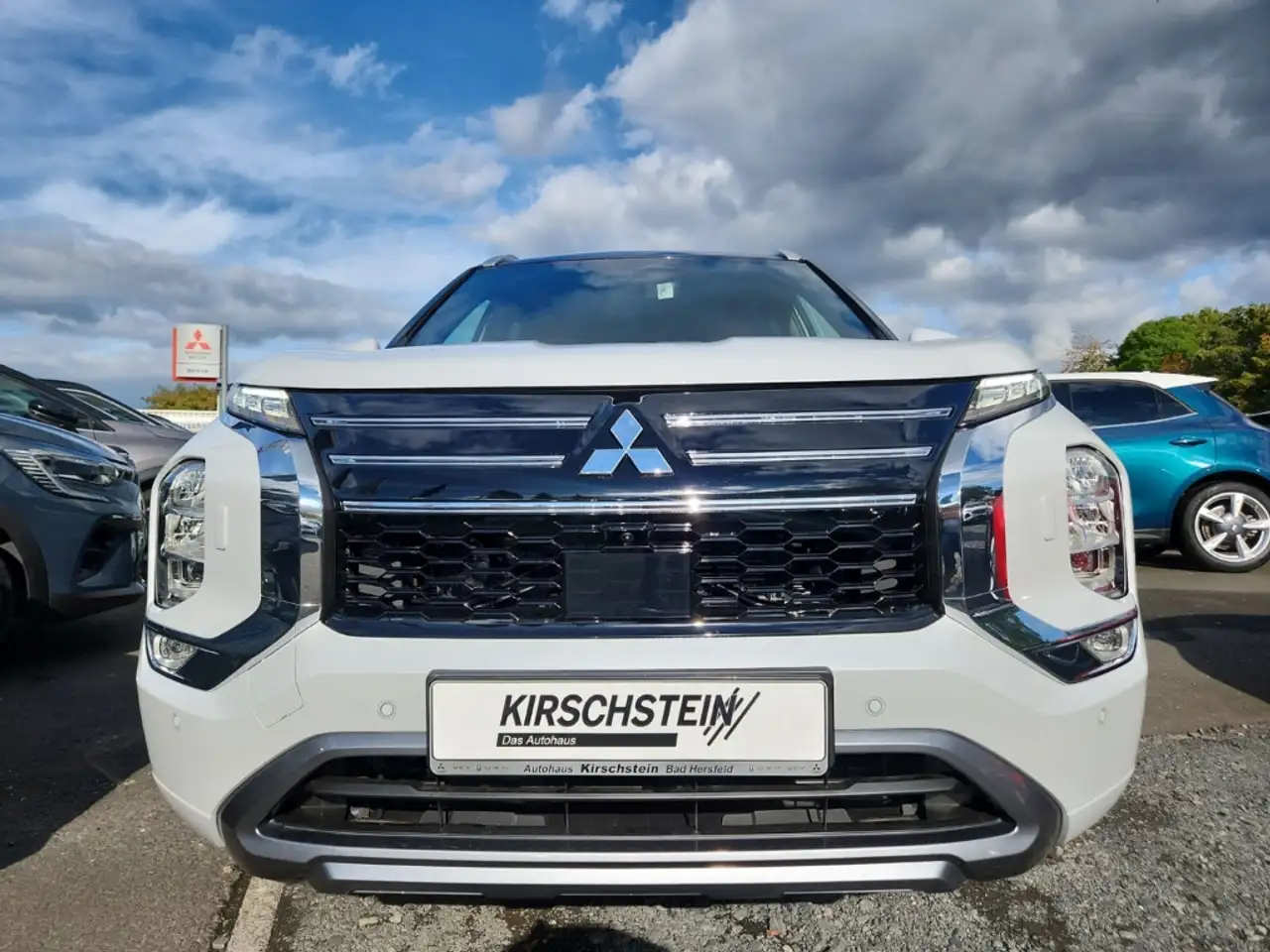 Mitsubishi Outlander 4