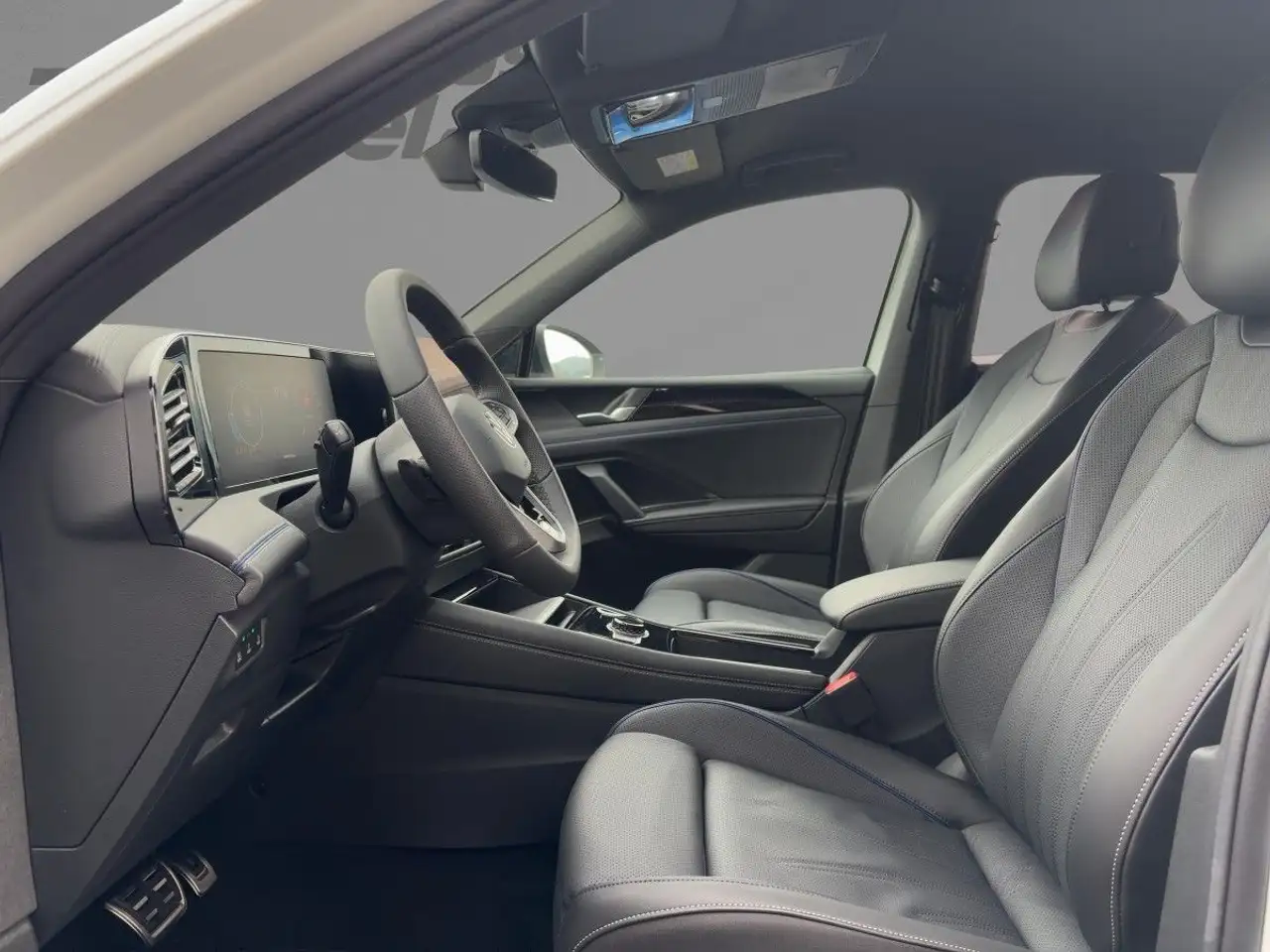 Volkswagen Tiguan 9
