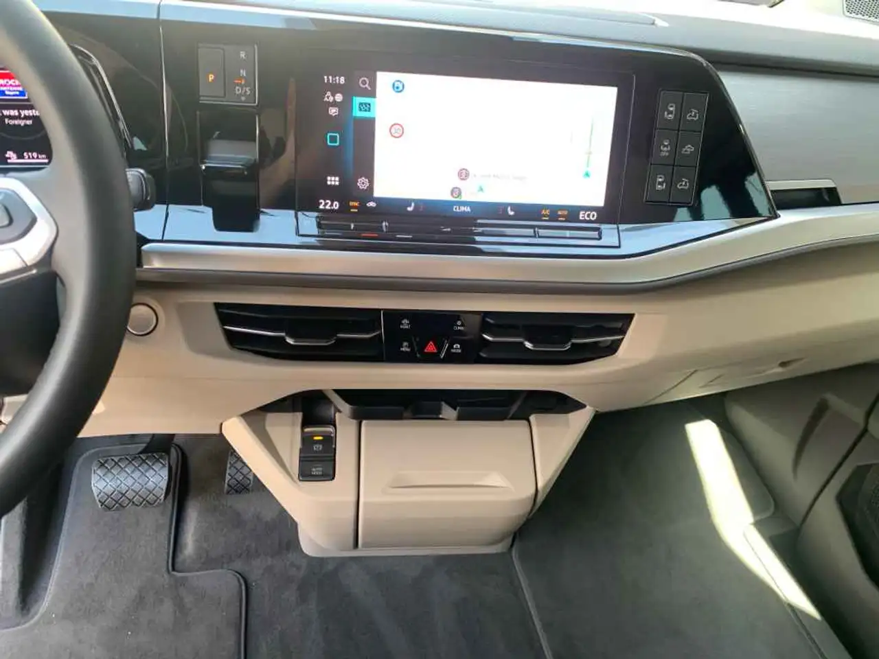 Volkswagen T7 California 14