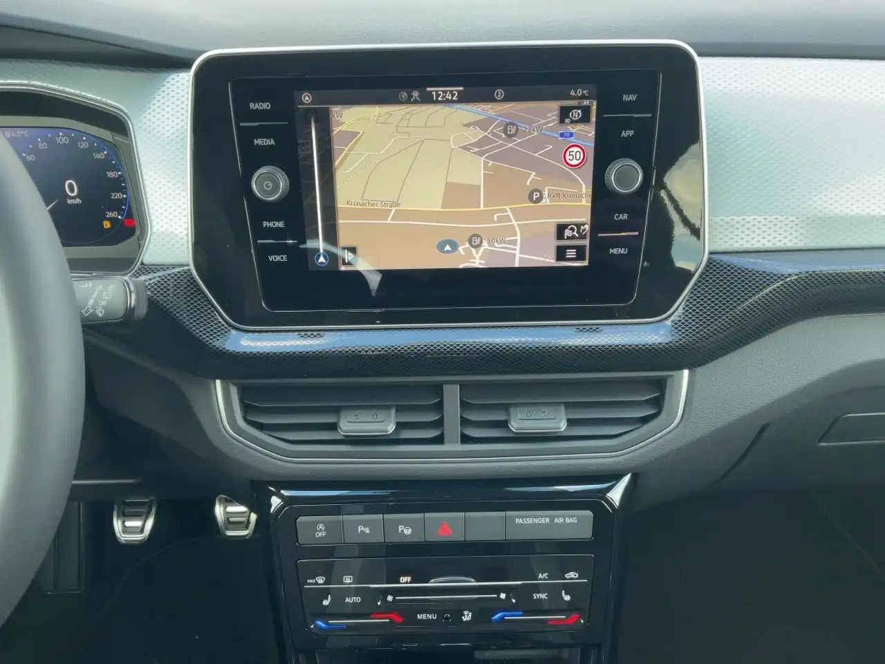 Volkswagen T-Cross 11