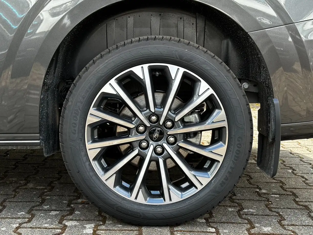 Ford Tourneo 13