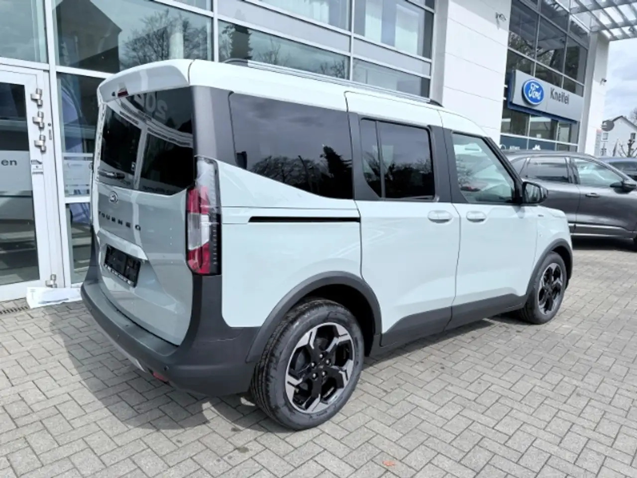 Ford Tourneo 3