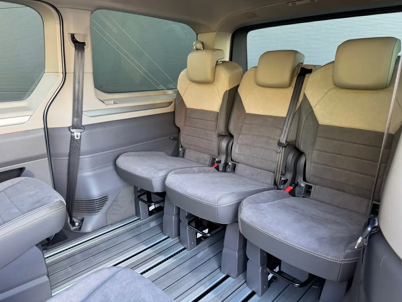 Volkswagen T7 Multivan 9