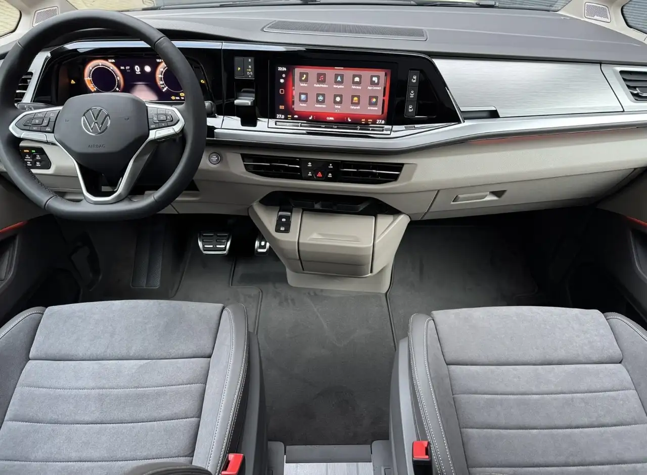 Volkswagen T7 Multivan 13