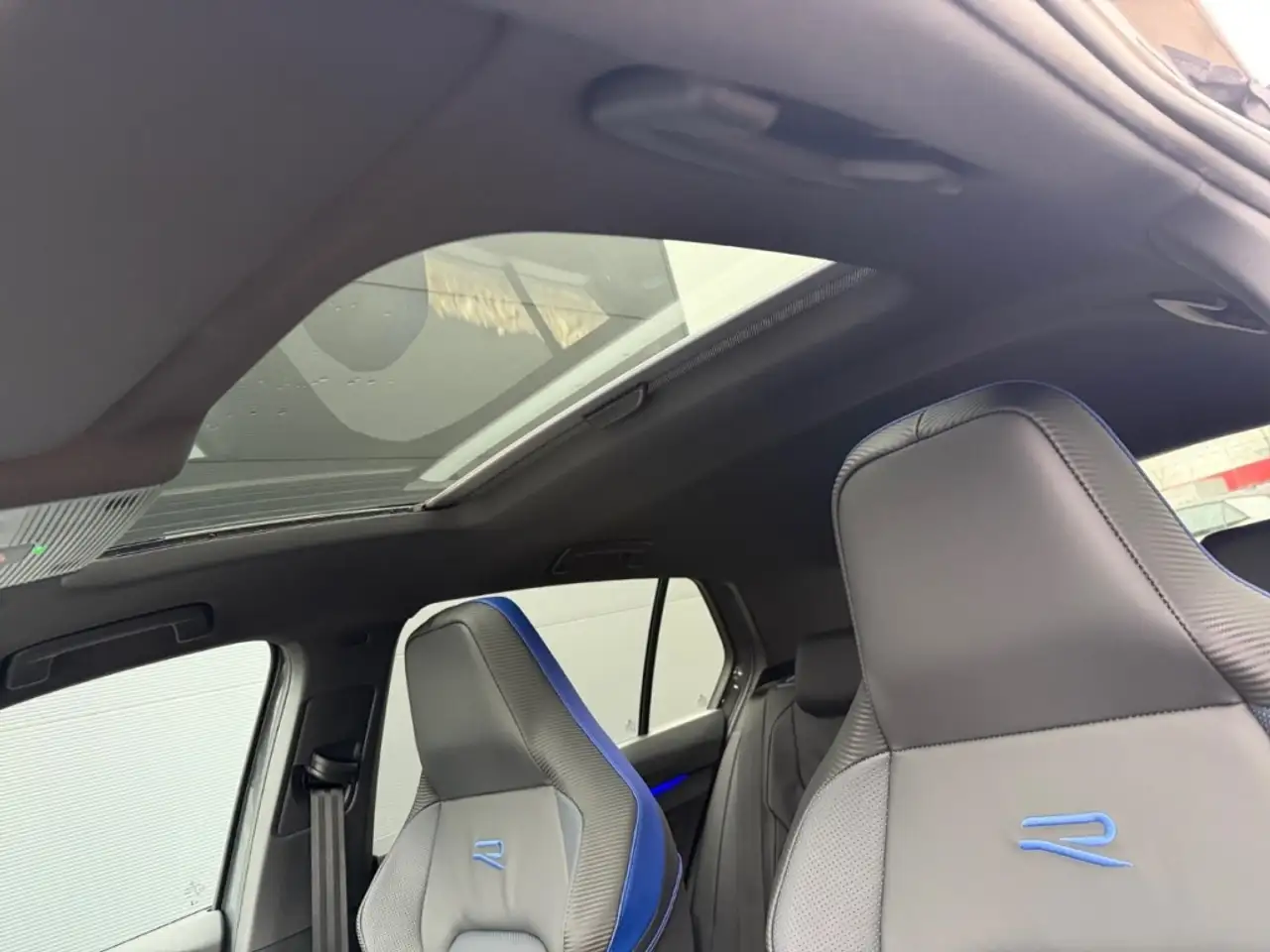 Volkswagen Golf VIII 14
