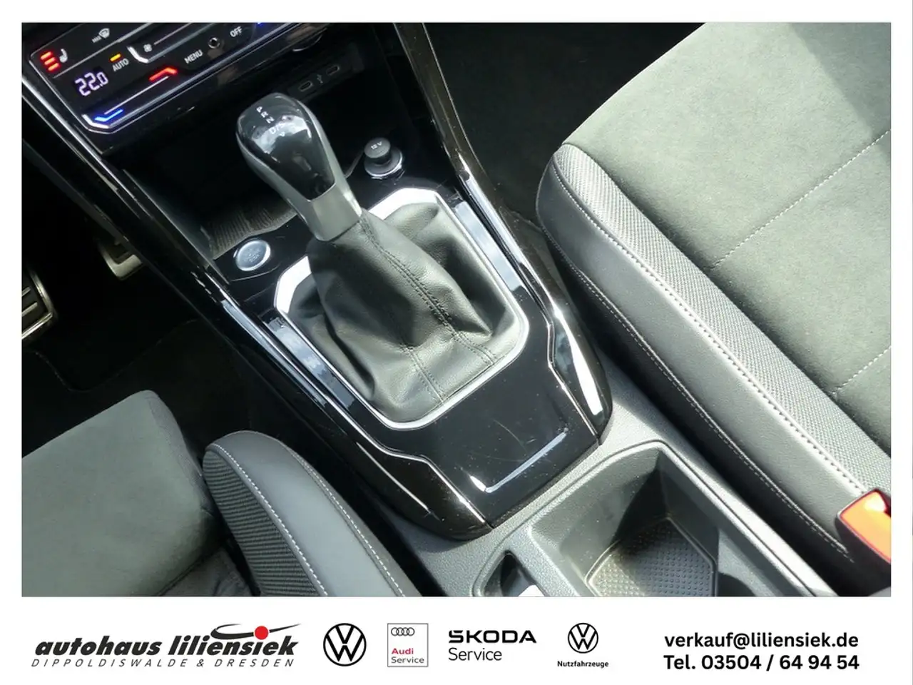 Volkswagen T-Roc 6