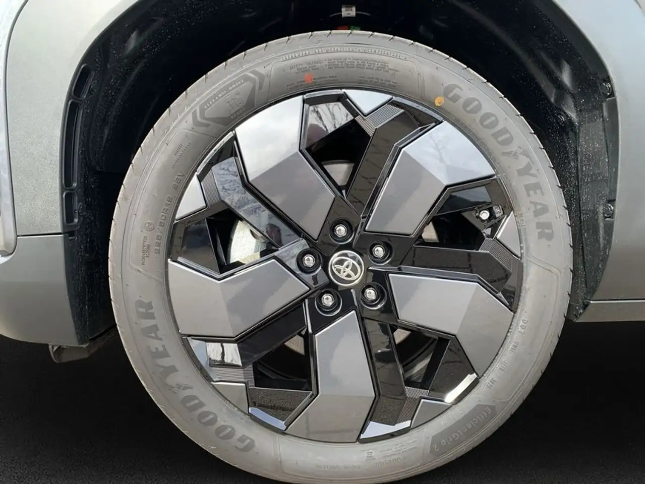 Toyota Urban 7
