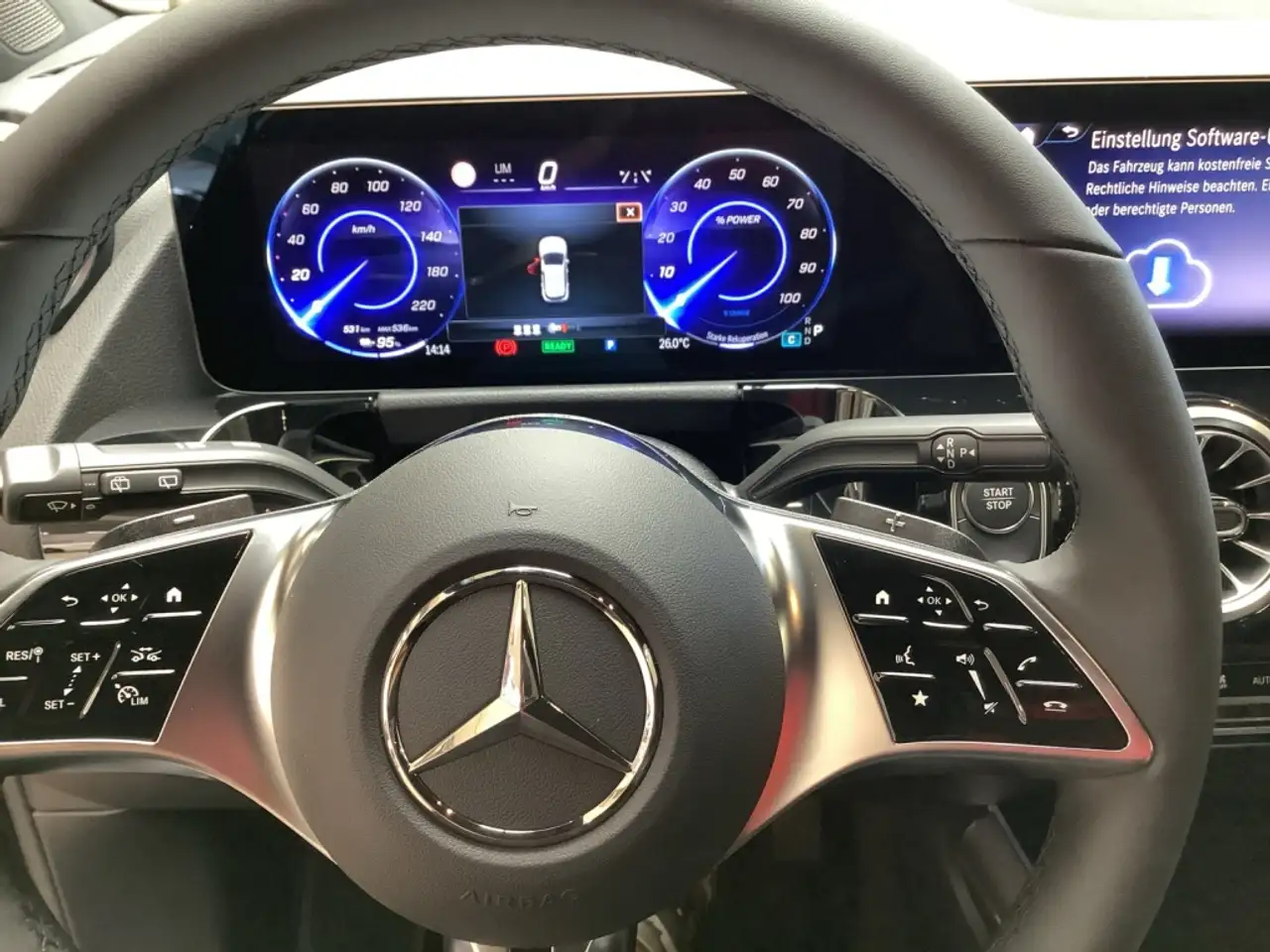 Mercedes-Benz EQA 250 7