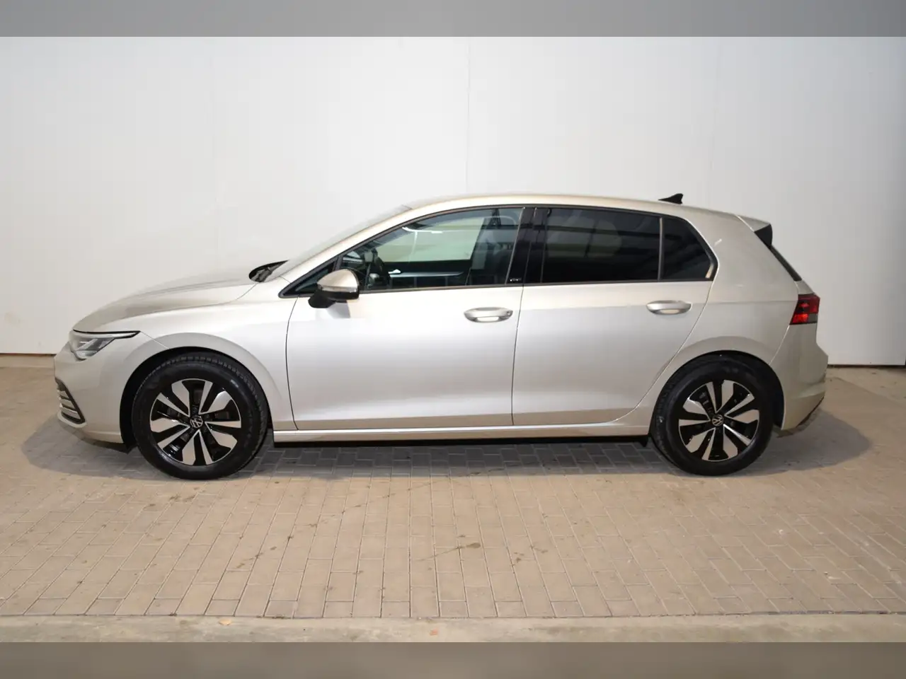Volkswagen Golf VIII 3