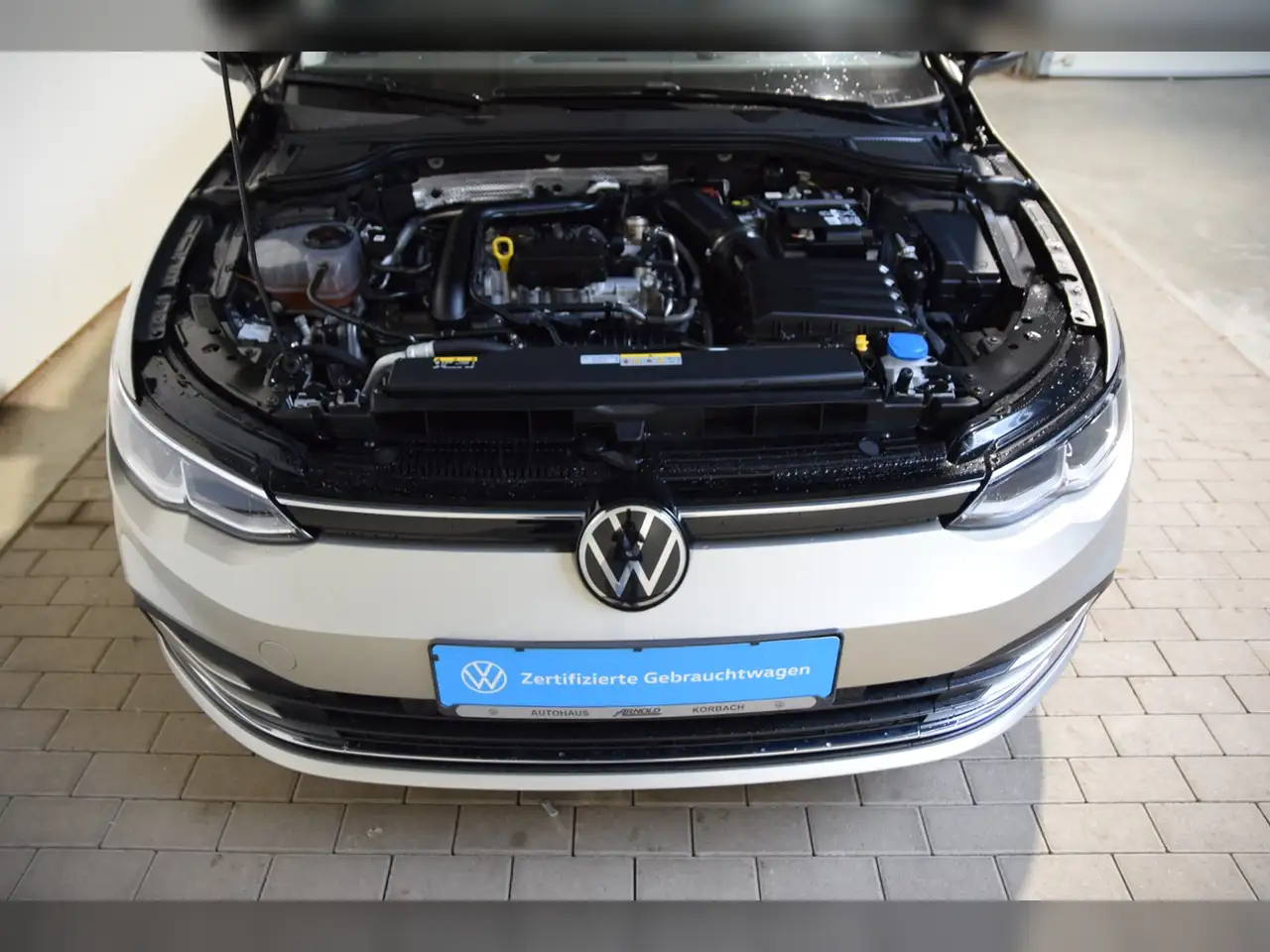 Volkswagen Golf VIII 6