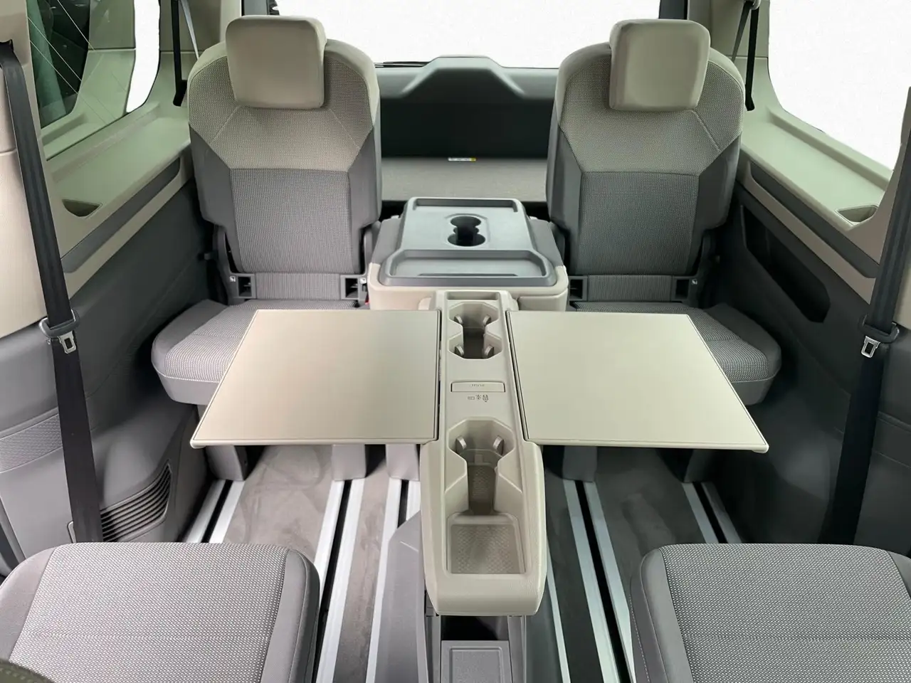 Volkswagen T7 Multivan 6