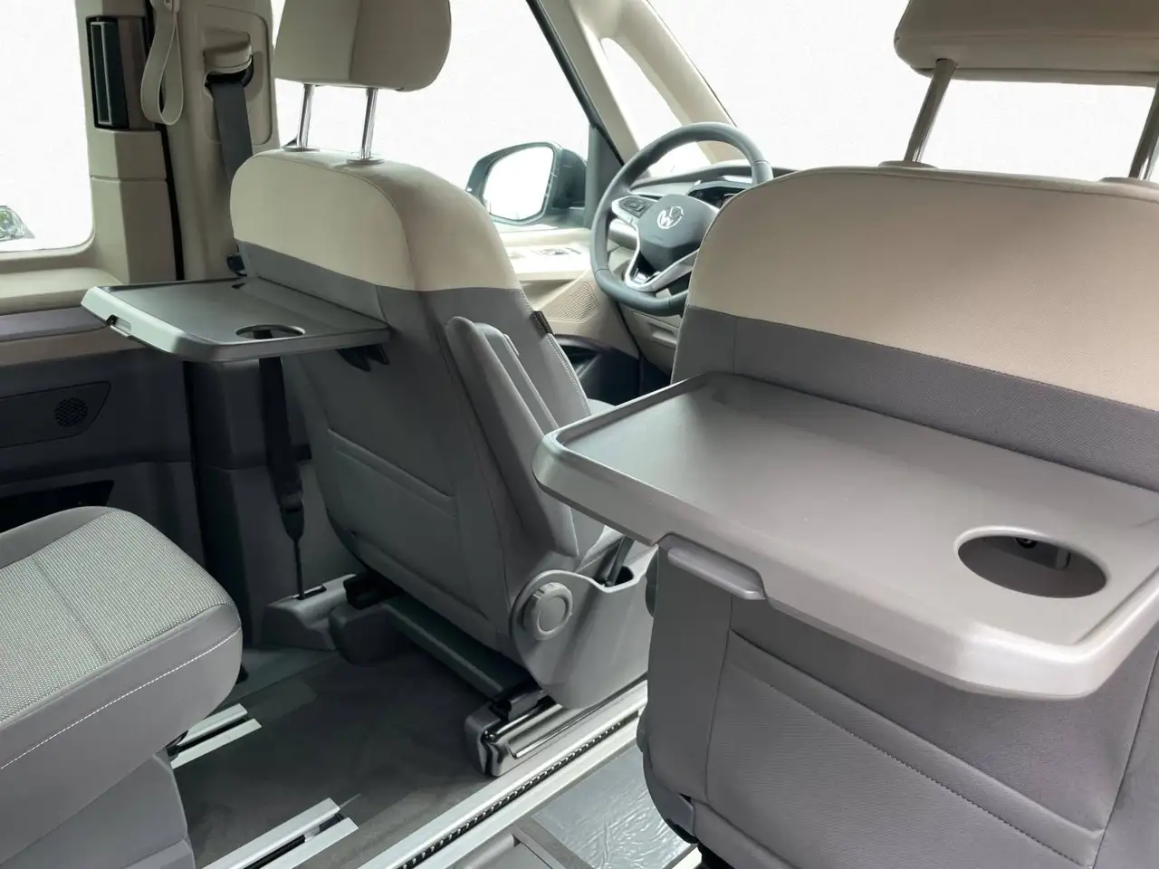 Volkswagen T7 Multivan 8