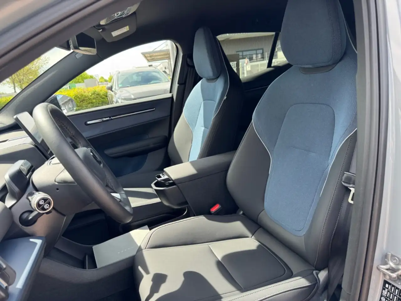 Volvo EX30 10