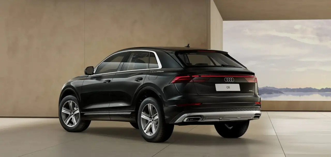 Audi Q8 4