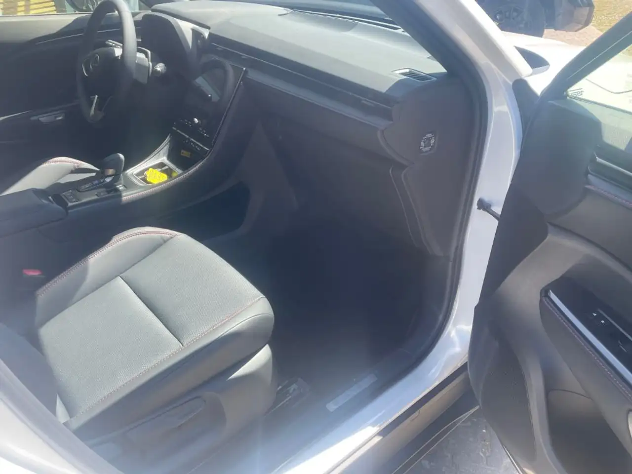 Lexus LBX 8