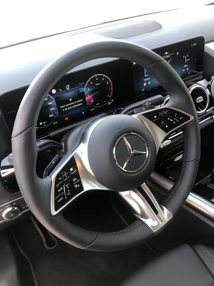 Mercedes-Benz B 180 8